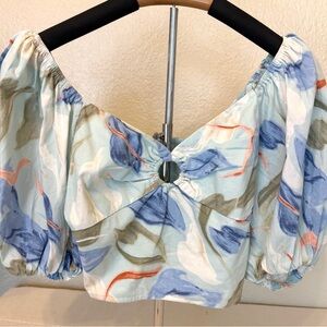 Abercrombie and Fitch v neck cropped puff sleeve blouse